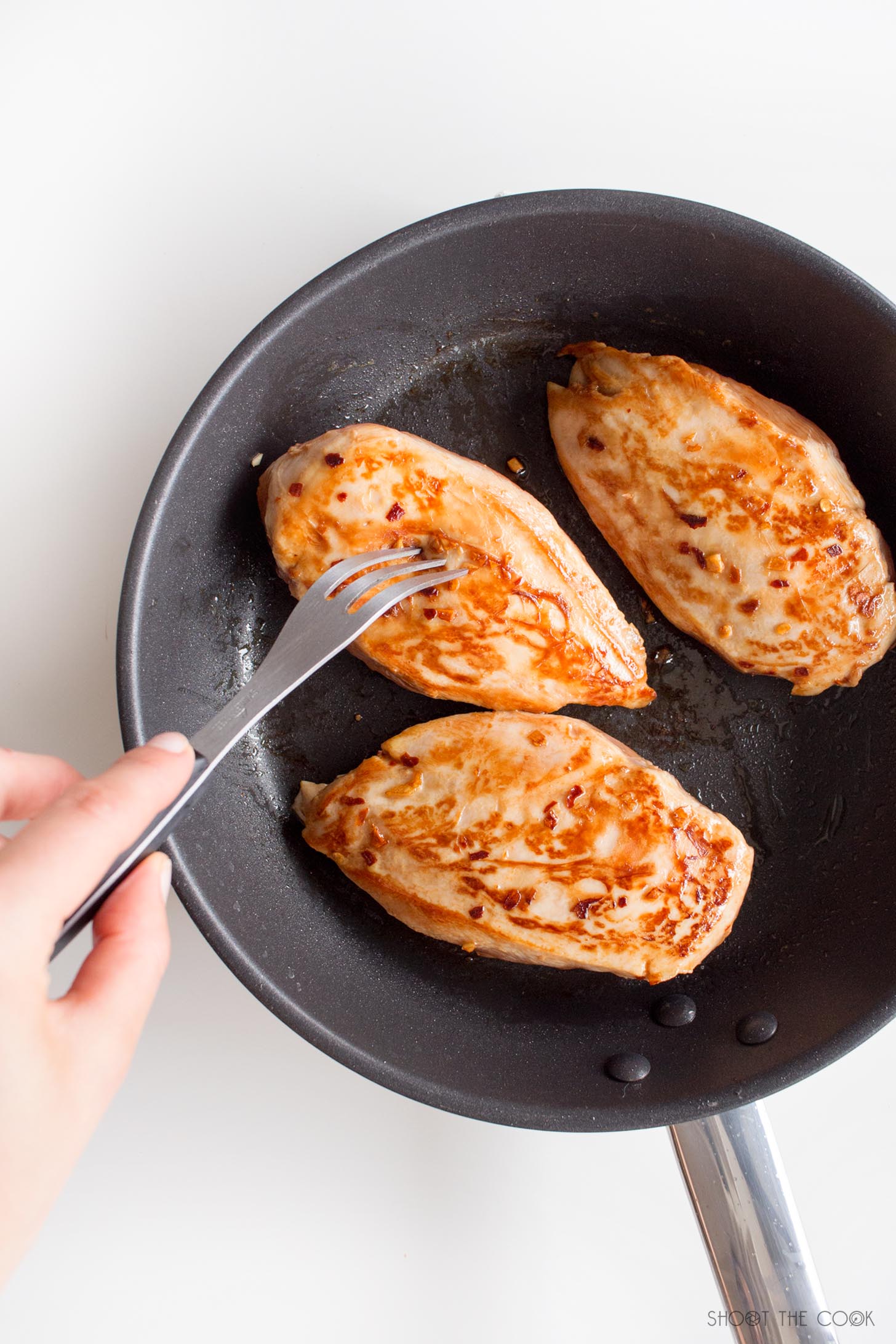 Pechugas de pollo a la plancha jugosas - Shoot the Cook - Recetas fáciles y  trucos para fotografiar comida