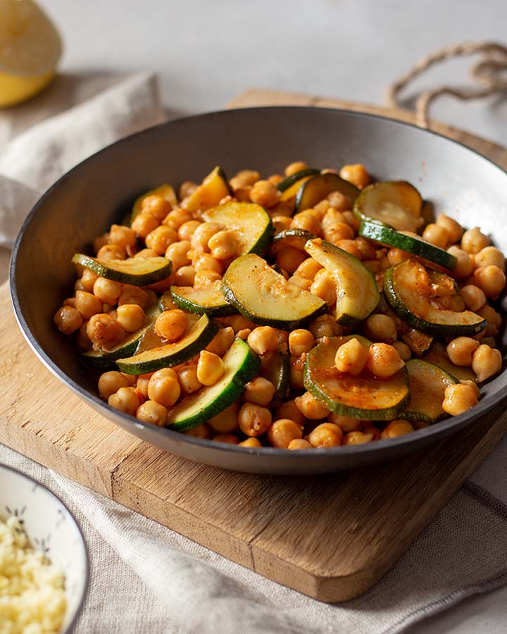 Ras el Hanout con Garbanzos y Calabacín en 15 Minutos - Shoot the Cook -  Recetas fáciles y trucos para fotografiar comida